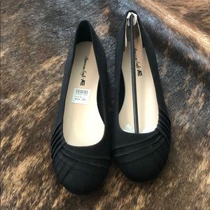NWT American Eagle black flats size 7.5